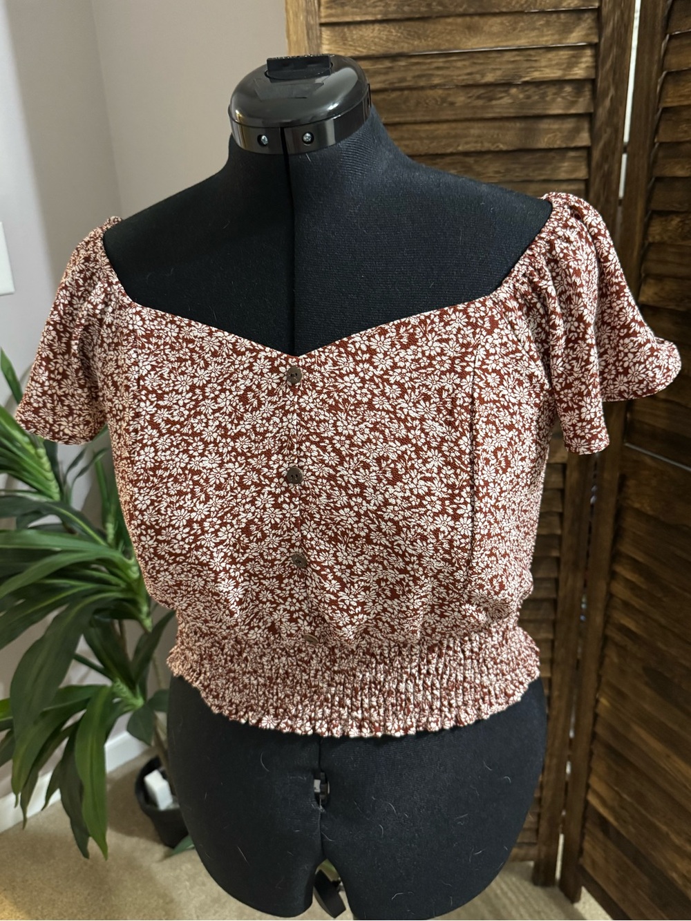 Monteau red and White shoulder Sleeve Blouse